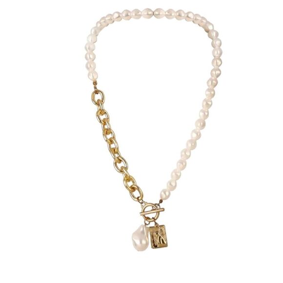 5 STARS ⭐️ Pearls And Chain Necklace Costume Jewelry RESTOCKED ⭐️ - Picture 3 of 5